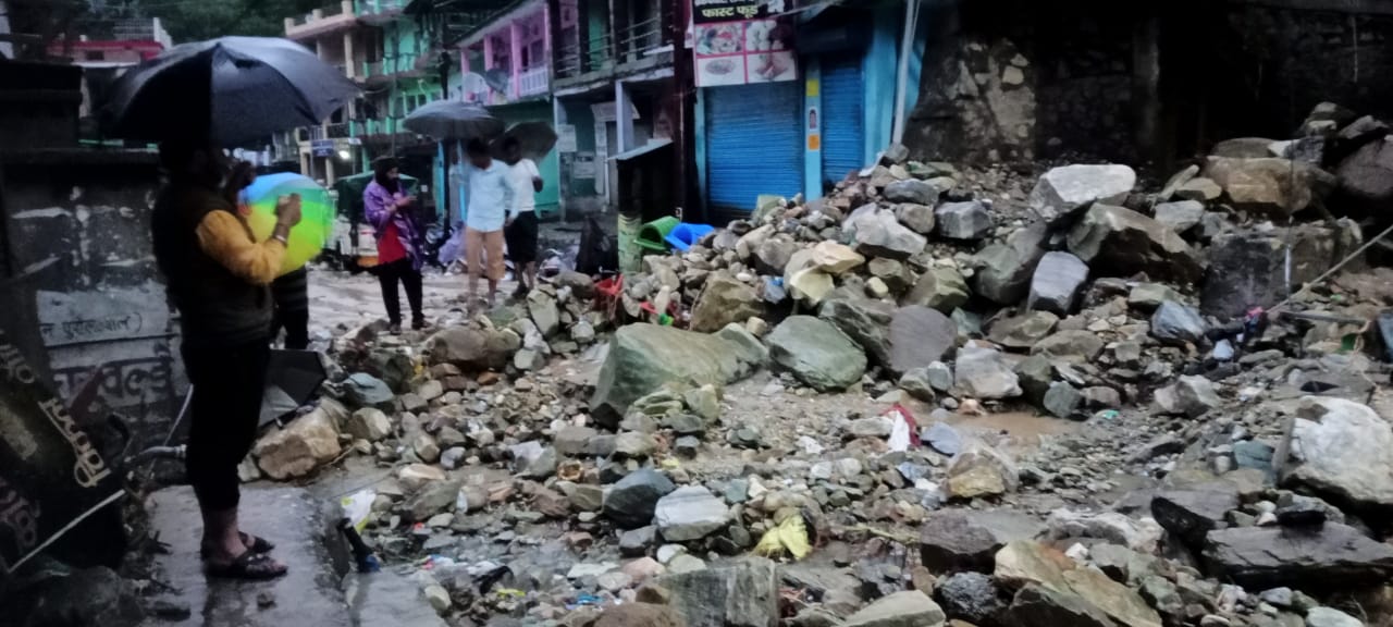 उत्तराखंड में अब उत्तरकाशी में भारी बारिश से यहाँ हुआ भारी नुकशान, देखिए कैसे हैं हालात।