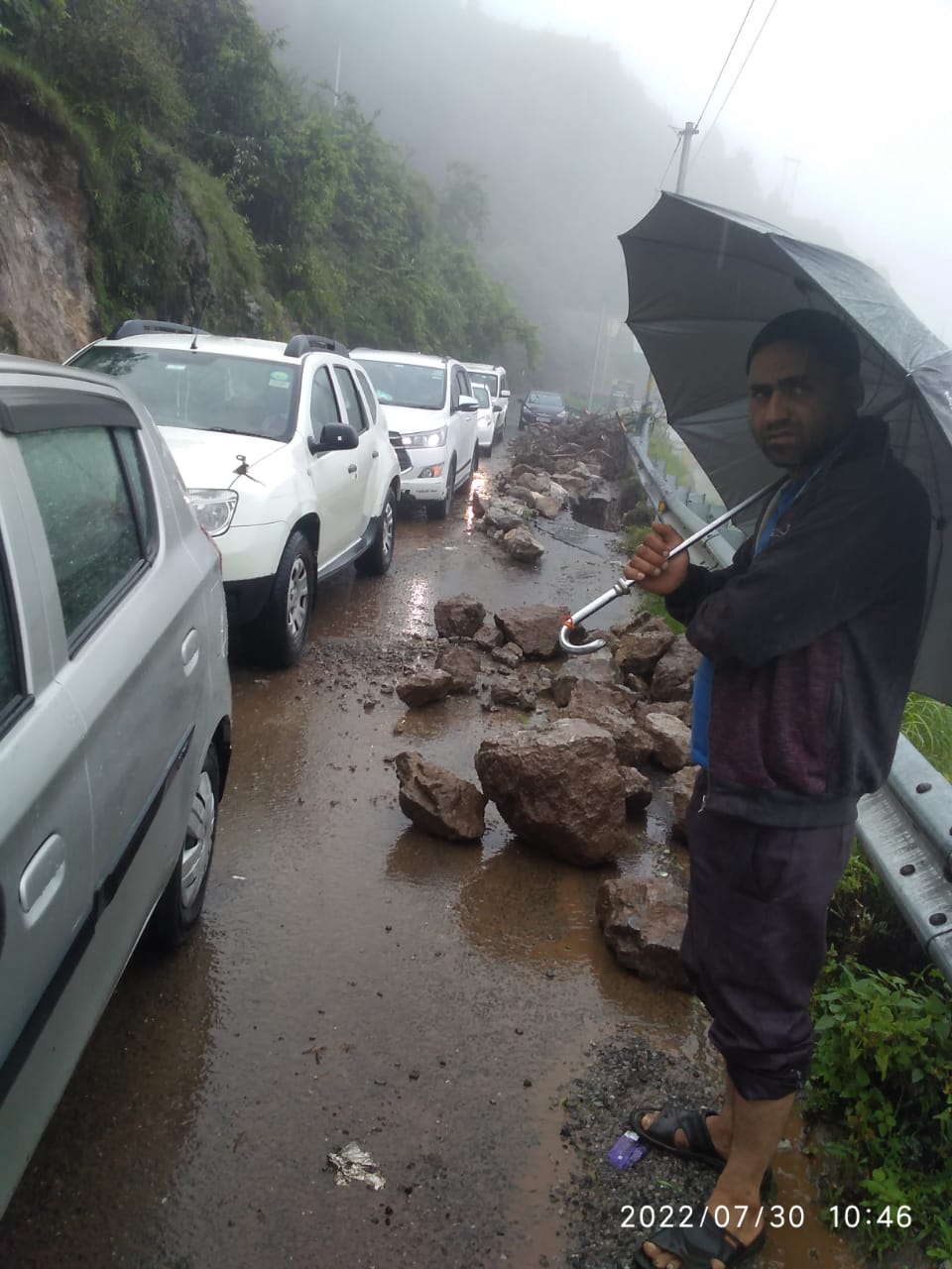 उत्तराखंड के आज टिहरी में बरसात ने मचाया कहर, तस्वीरें हालात बताने के लिए काफ़ी।