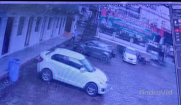 उत्तराखंड में कांग्रेस प्रदेश कार्यालय में हो गई चोरी, CCTV में कैद हो गई पूरी वारदात।