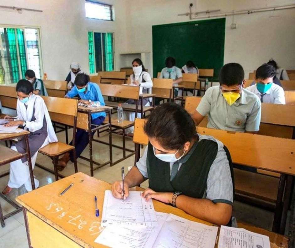 अब CBSE ने स्कूलों को जारी किया जरूरी निर्देश, जानें कब होगी 2023 में बोर्ड परीक्षा, आज अंतिम तारीख।