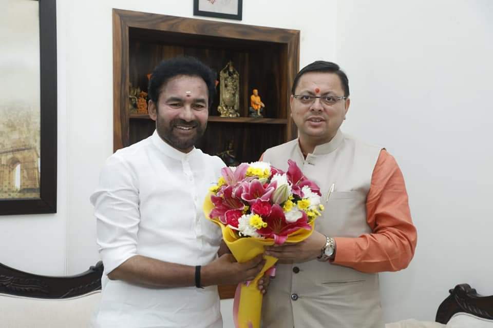 आज दिल्ली पहुंचे उत्तराखंड सीएम धामी,मुख्यमंत्री ने की केंद्रीय पर्यटन एवं संस्कृति मंत्री से भेंट।