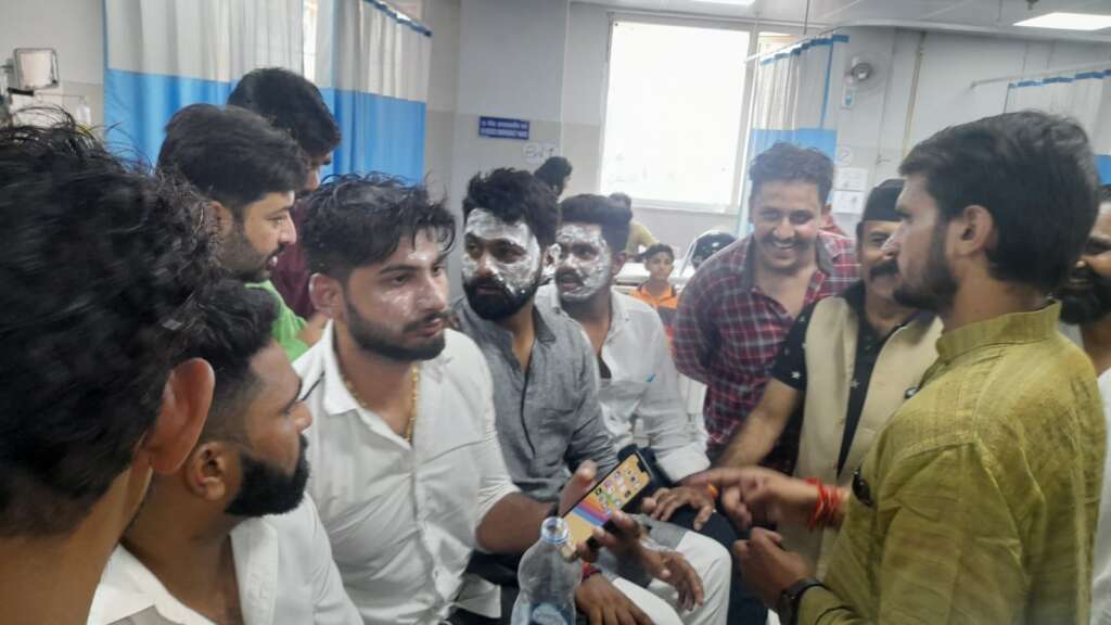 उत्तराखंड में देहरादून में भारतीय जनता युवा मोर्चे के अध्यक्ष का धमाकेदार स्वागत, कई पहुंचे अस्पताल।