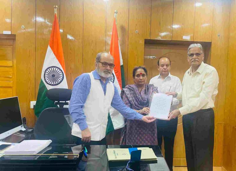 उत्तराखंड में विधानसभा भर्ती मामले की जाँच समिति ने विधानसभा अध्यक्ष क़ो सौंपी रिपोर्ट ,12 बजे विधानसभा अध्यक्ष करेगी बड़ा खुलासा।