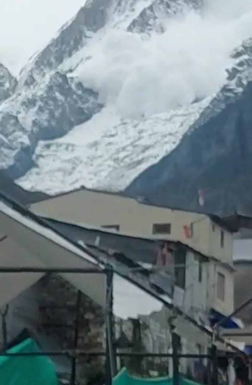 उत्तराखंड के केदारनाथ में आज एवलॉन्च देखिए वीडियो।