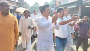 उत्तराखंड में बाजार बंद का नहीं दिखा कोई असर, UKD बंद करने का आग्रह करती रही, व्यापारी दुकान खोलते रहे।