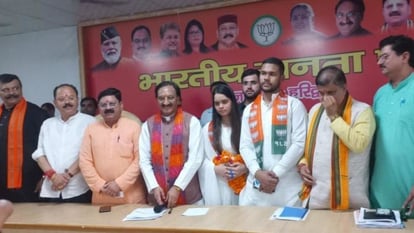 उत्तराखंड में अब पंचायत चुनाव के बाद कांग्रेस को बड़ा झटका, विधायक ममता राकेश के बेटा और बेटी भाजपा में शामिल।