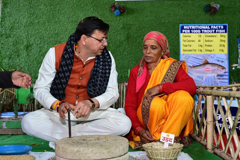 उत्तराखंड में बेटी-ब्वारयूं कु कौथिग” में सीएम धामी का जुदा अंदाज सबको भाया।