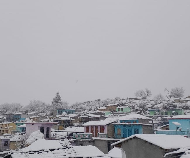 उत्तराखंड में पर्यटकों के लिए खुशखबरी, प्रदेश के पर्वतीय जिलों में आज बर्फबारी के आसार, जानिए कहां कैसा रहेगा मौसम।