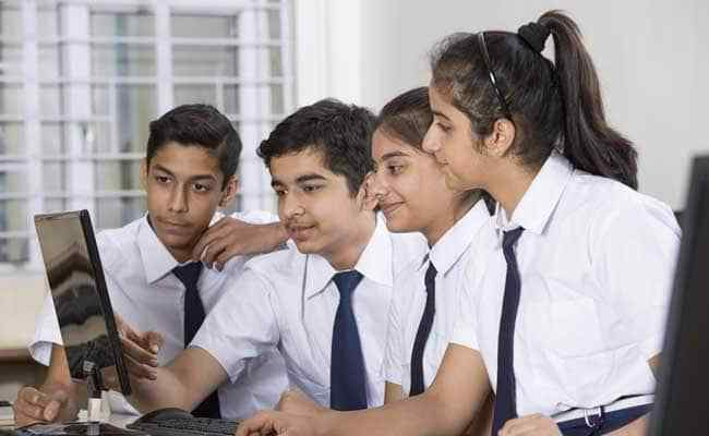 अब CBSE बोर्ड 10वीं और 12वीं की बोर्ड परीक्षा देने वाले बच्चों के लिए बड़ी खबर।