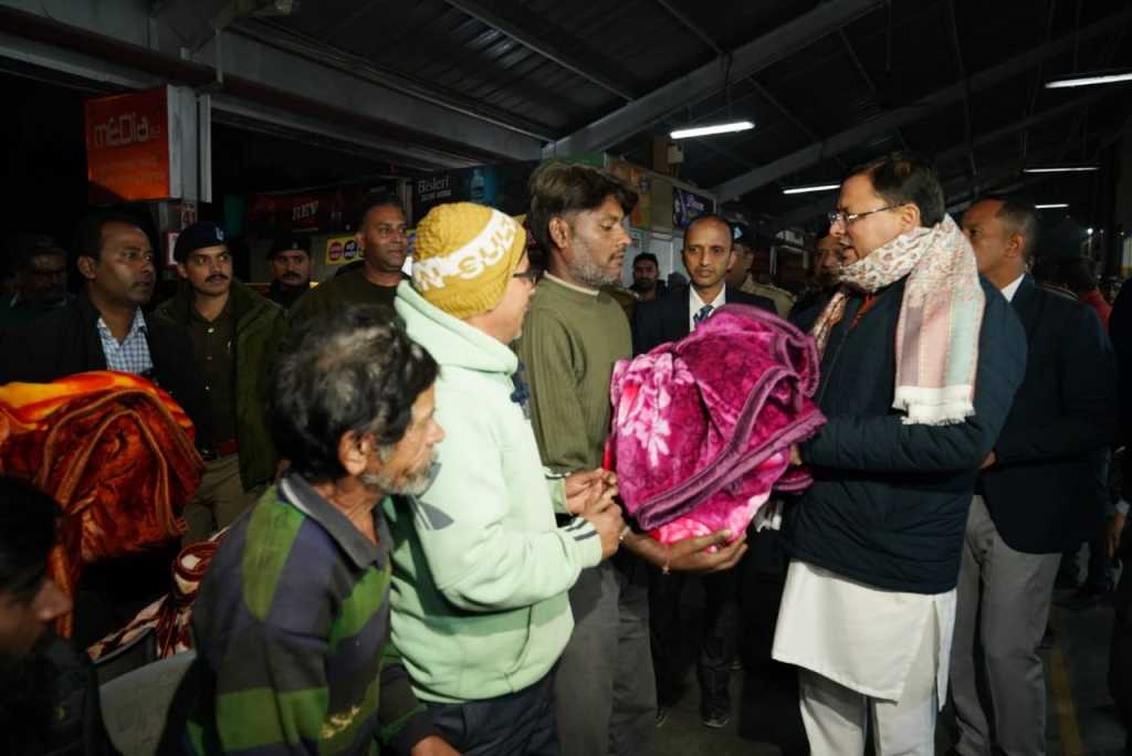 उत्तराखंड में अब गरीब कल्याण को समर्पित धामी सरकार, श्रामिकों को 3 लाख कंबल वितरण के लक्ष्य की ओर तेजी से बढ़ रहे कदम।