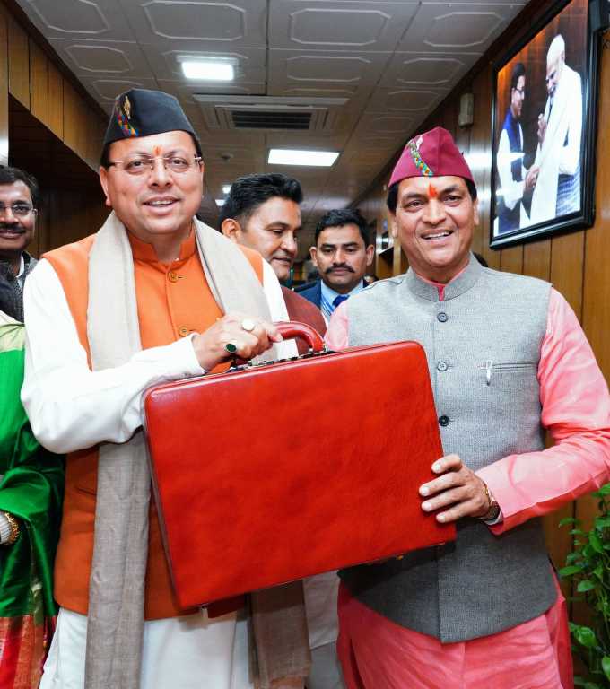 उत्तराखंड का वित्तीय वर्ष 2024- 25 का बजट विधान सभा में पेश उत्तराखंड विधानसभा में पेश हुआ 89230.07(नवासी हजार दो सौ तीस करोड़ सात लाख का बजट।
