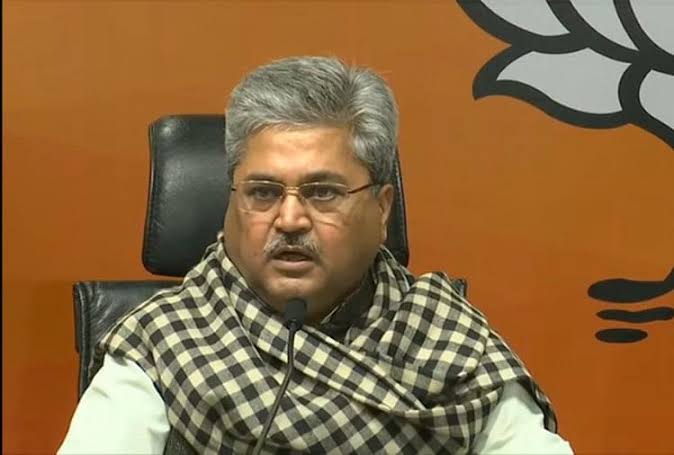 उत्तराखंड में BJP के प्रदेश प्रभारी दुष्‍यंत गौतम का विवादित बयान, INDIA गठबंधन को बताया ‘कुत्तों का झुंड।