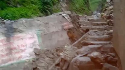 उत्तराखंड में मोक्ष नदी का बढ़ा जलस्तर, 19 घरों में घुसा मलबा, चार ग्रामीणों की कृषि भूमि नष्ट।