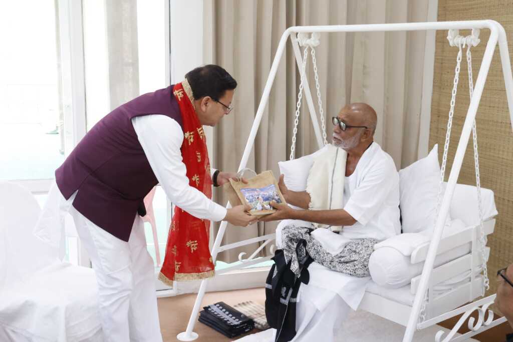 उत्तराखंड में मुख्यमंत्री पुष्कर सिंह धामी ने रविवार को नंदप्रयाग में आयोजित राम कथा में प्रतिभाग किया।