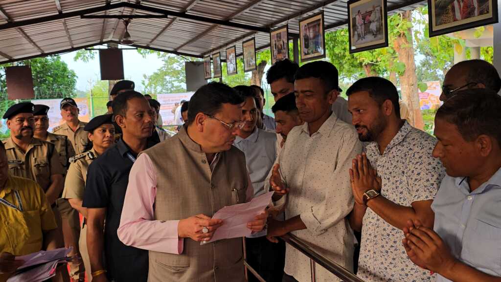 उत्तराखंड में मुख्यमंत्री ने बनबसा में सनिया नाले की सफाई के लिए दिए आदेश, एक घंटे के भीतर काम शुरू।