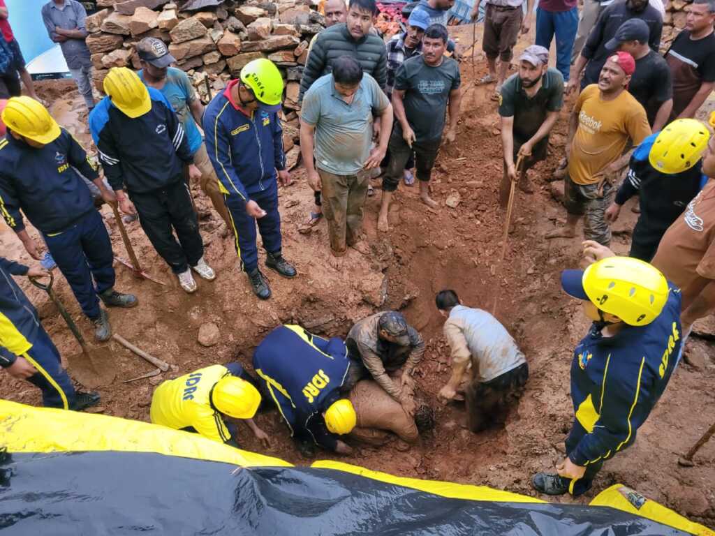 उत्तराखंड में यहां मजदूर निर्माण स्थल पर मलवे में दब गया, हुई मौत।