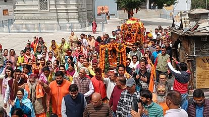 उत्तराखंड में आज योग ध्यान बदरी मंदिर पहुंची आदि गुरु शंकराचार्य की गद्दी, चार मई को खुलेंगे धाम के कपाट।