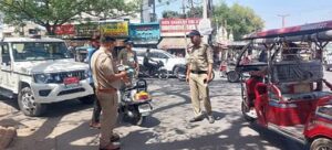 उत्तराखंड में यहाँ छावनी परिसर में सरकारी क्वार्टर के पास संदिग्ध के घुसने से हड़कंप, सैन्य कर्मियों ने पुलिस को सौंपा।