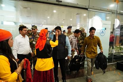 एक देश एक चुनाव के बिल पर सुझाव लेने उत्तराखंड पहुंची संयुक्त संसदीय समिति, दो दिन हितधारकों से होगी चर्चा।