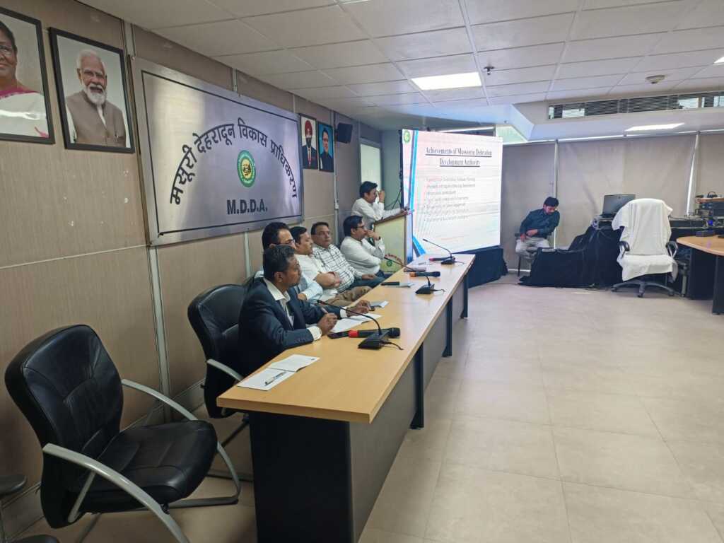 उत्तराखंड में MDDA से श्रीलंका वाले सीख रहें आधुनिक डिजिटल तकनीकी के माध्यम से प्राधिकरण मे काम।