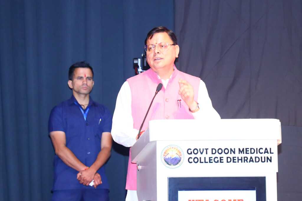 उत्तराखंड में मुख्यमंत्री पुष्कर सिंह धामी की नई पहल, प्रधानमंत्री के स्वच्छता अभियान को देंगे और गति, हर दौरे पर चलेगा स्वच्छता अभियान।