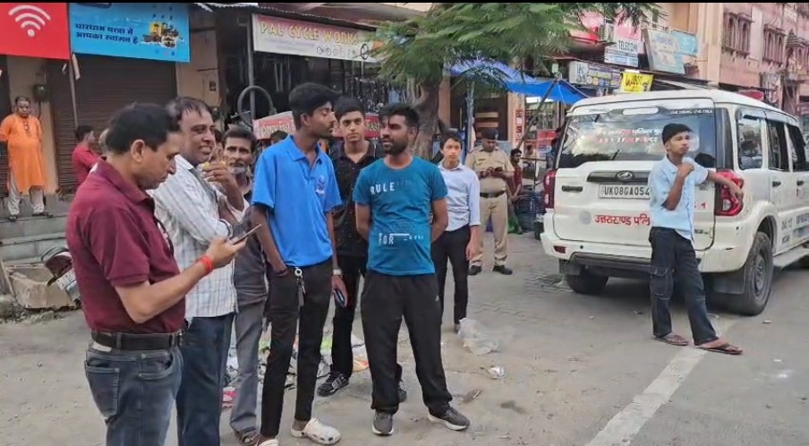 उत्तराखंड के हरिद्वार में दिनदहाड़े फायरिंग, सुखी नदी के पास युवक को मारी गोलियां — बदमाश फरार, पुलिस सतर्क।