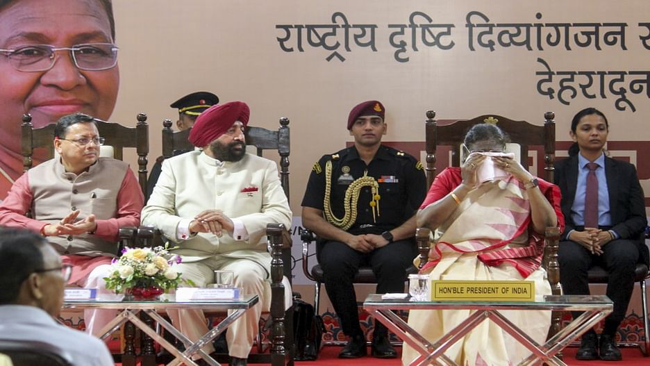 उत्तराखंड में राष्ट्रपति ने कुछ यूं मनाया अपना जन्मदिन…दृष्टिबाधित बच्चों ने गाया स्पेशल गीत तो छलक पड़े आंसू।