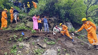 उत्तराखंड के केदारघाटी में मूसलाधार बारिश से हाईवे और पैदल मार्ग अवरुद्ध, रेस्क्यू किए गए 1269 यात्री।