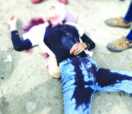 उत्तराखंड के हरिद्वार में सरेराह प्रेमी ने युवती को गला रेतकर मौत के घाट उतारा।