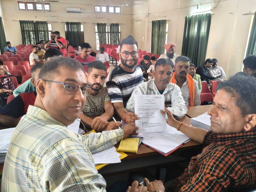 उत्तराखंड में त्रिस्तरीय पंचायत चुनाव के लिए नामांकन प्रक्रिया शुरू, पहले दिन जमा हुए 125 नामांकन।
