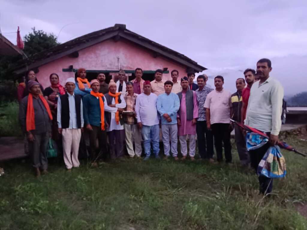 उत्तराखंड में यहाँ इतिहास में प्रथम बार ग्राम पंचायत टांण में निर्विरोध चुने गए ग्राम प्रधान।