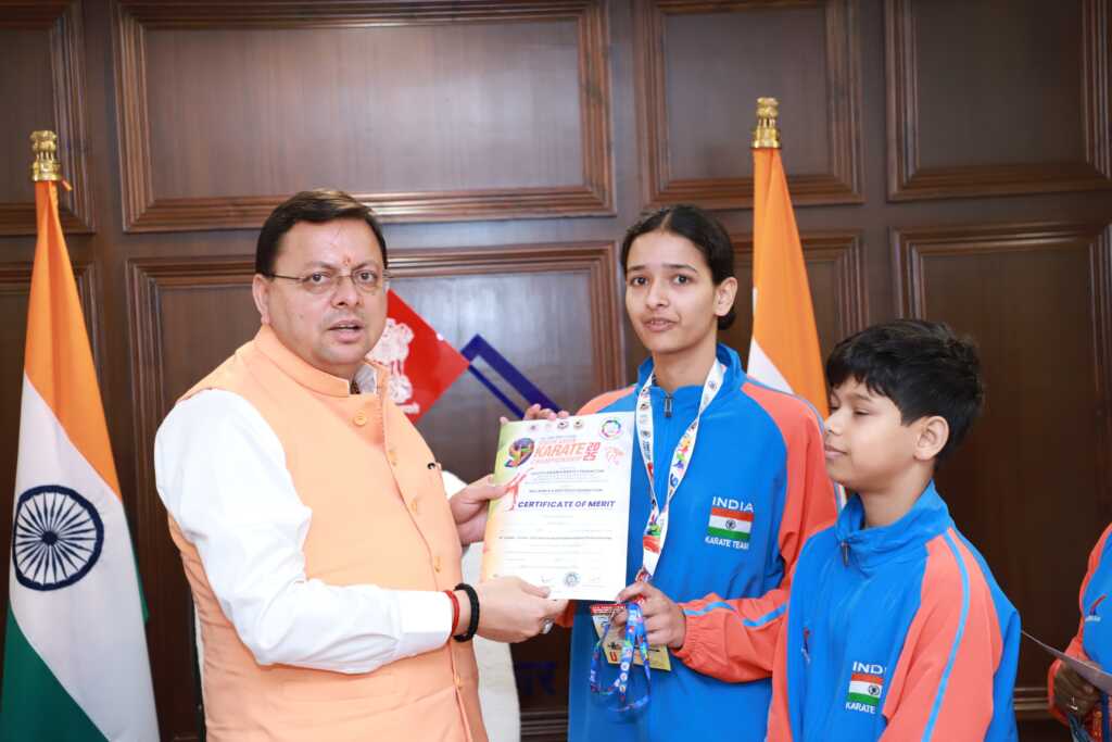 उत्तराखंड में मुख्यमंत्री ने उत्तराखंड के कराटे चैंपियन्स को किया सम्मानित।