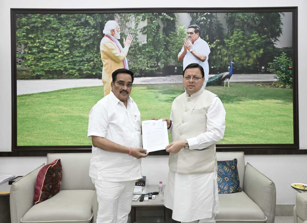 उत्तराखंड के मुख्यमंत्री धामी ने की केन्द्रीय जल शक्ति मंत्री श्री सी.आर. पाटिल से भेंट, राज्य की 5 जल विद्युत परियोजनाओं के क्रियान्वयन का किया अनुरोध।
