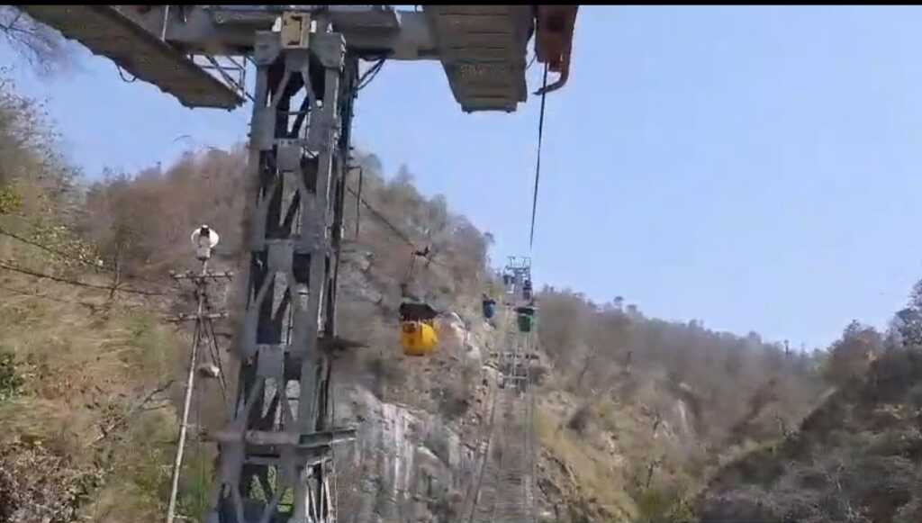 उत्तराखंड के हरिद्वार में मनसा देवी और चंडी देवी रोपवे चार-चार दिन रहेंगे बंद, अर्धवार्षिक मरम्मत कार्य शुरू।