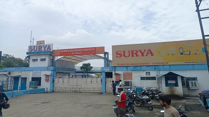 उत्तराखंड में सूर्या रोशनी लिमिटेड में ब्लास्ट, एक की मौत दर्जन से अधिक श्रमिक गंभीर रूप से घायल।