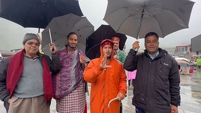 उत्तराखंड में तीर्थ पुरोहितों ने खोला मोर्चा: यूपी में केदारनाथ के नाम से मंदिर बनने का विरोध, आंदोलन की दी चेतावनी।