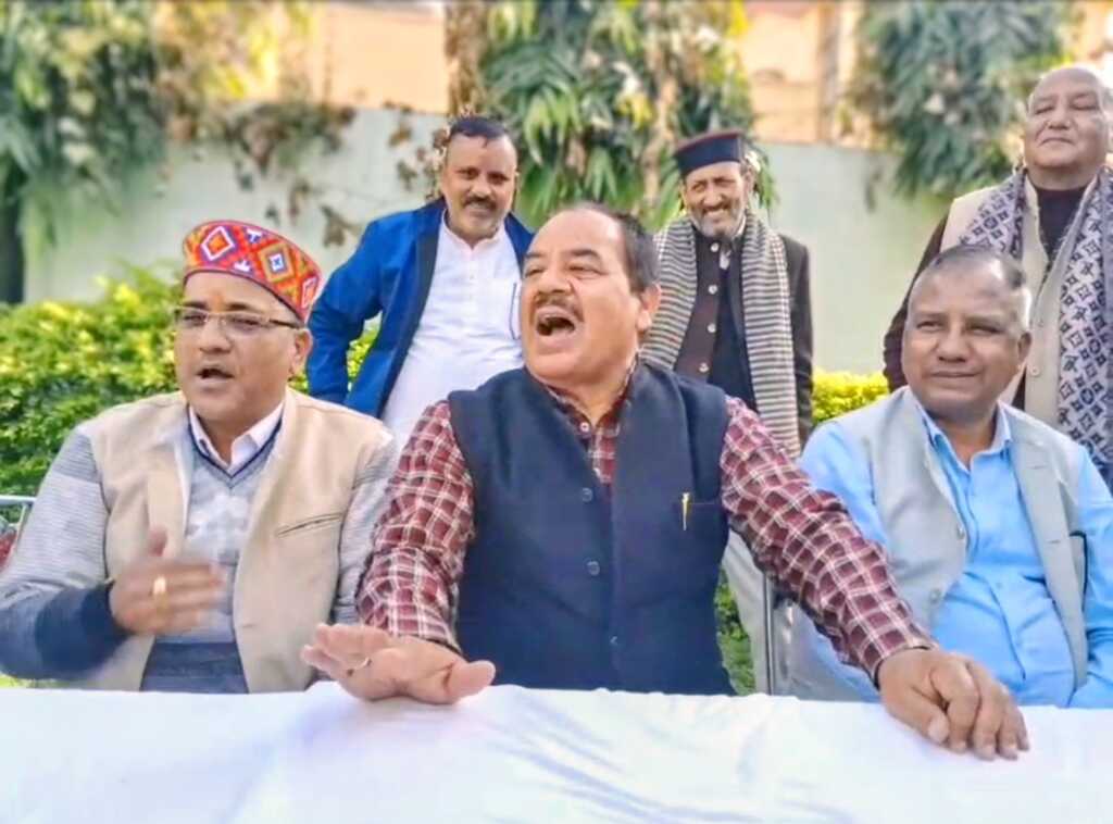 उत्तराखंड में हरक सिंह रावत का कहना 12 बजे का मतलब गलत निकला गया।