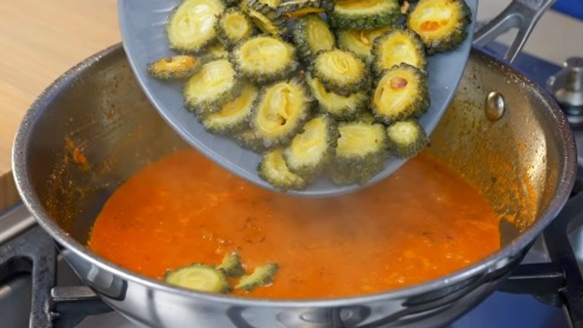 आइये जानते है ये करेले की वह डिश जिसको खाने से बच्चे भी नहीं करेंगे इनकार, इस तरह बनाएं ये झटपट वाली रेसिपी।