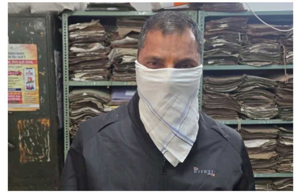 उत्तराखंड के हरिद्वार में GST का डाटा एंट्री ऑपरेटर 20000 की रिश्वत लेते गिरफ्तार।