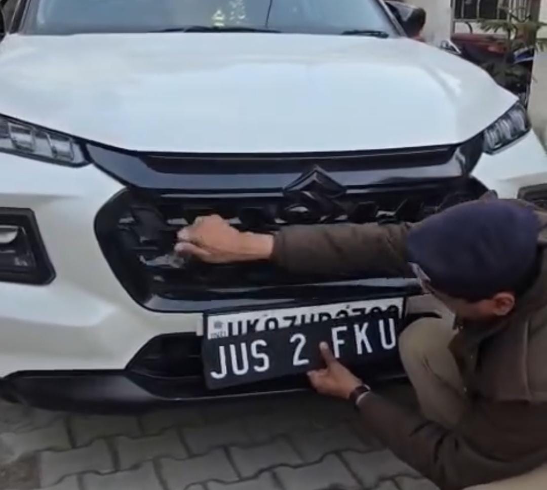 उत्तराखंड में यहाँ नाबालिग को वाहन देना पड़ा महंगा, पुलिस ने MV Act के तहत वाहन किया सीज।