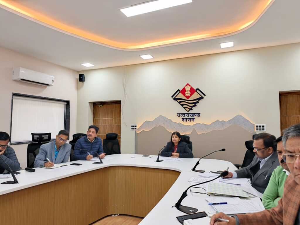 उत्तराखंड में सचिव आयुष ने विभागीय कार्यों की व्यापक समीक्षा की; चिकित्सालयों के सुदृढ़ीकरण और डिजिटलीकरण हेतु दिए कड़े निर्देश।