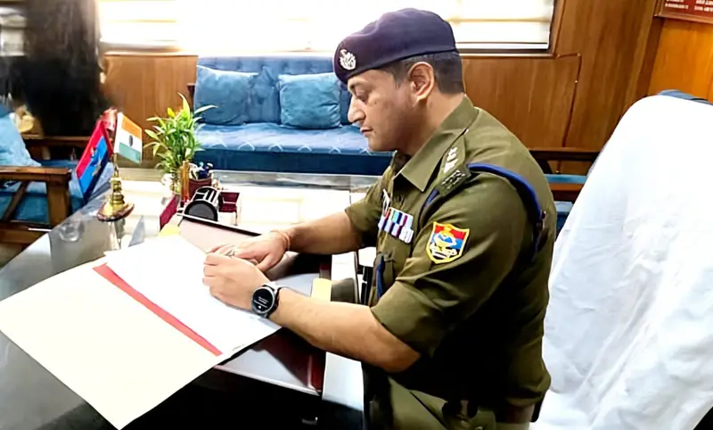 उत्तराखंड की राजधानी में प्रमेन्द्र सिंह डोबाल द्वारा ग्रहण किया गया एसएसपी देहरादून का पदभार