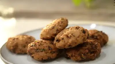 आइये आज बनाये है एक कप पोहे से वड़ा, जानिए 10 मिनट वाली आसान रेसिपी, स्वाद चखते ही आएगा मजा।