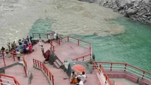 उत्तराखंड में कैग रिपोर्ट का खुलासा: देवप्रयाग के बाद गंगा जल आचमन योग्य नहीं, ऋषिकेश व हरिद्वार तक नहाने लायक भी नहीं।