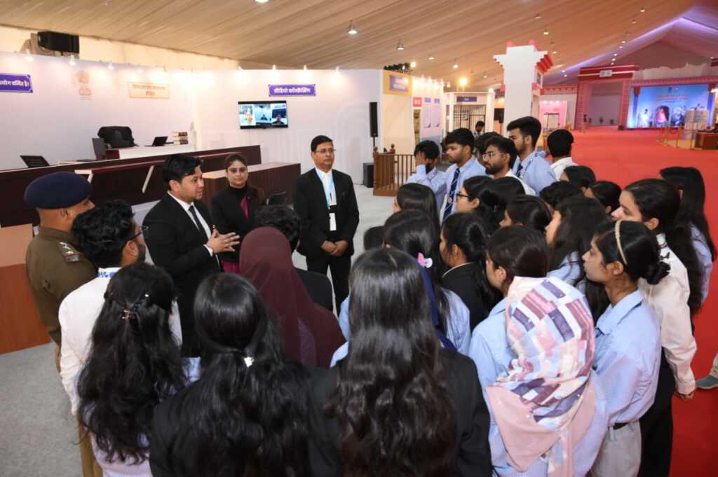 उत्तराखंड के हरिद्वार में “न्याय संहिता” प्रदर्शनी के माध्यम से जन-जागरूकता अभियान जारी, युवाओं और विद्यार्थियों में दिखा भारी उत्साह।