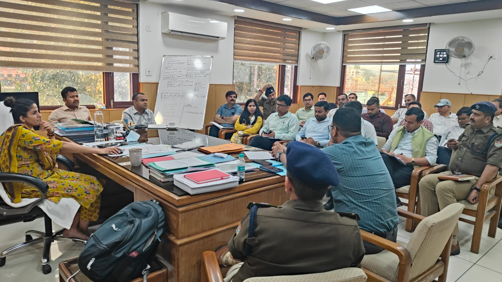 उत्तराखंड के हरिद्वार में कुम्भ-2027 को लेकर सड़क व रेल यातायात से जुड़ी तैयारियों की समीक्षा।
