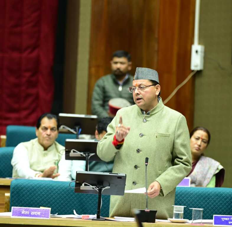 उत्तराखंड के विधानसभा में जनसंख्या नियंत्रण कानून पर उठी मांग, मुख्यमंत्री बोले—जरूरत पड़ी तो विचार किया जा सकता है।