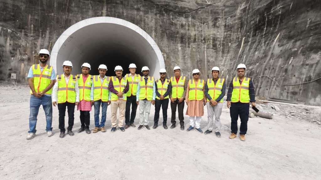 उत्तराखंड के ऋषिकेश में आरवीएनएल परियोजना स्थल देखने पहुँचा ओडिशा का मीडिया प्रतिनिधिमंडल।