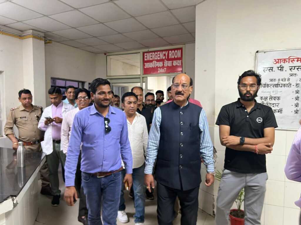 उत्तराखंड में स्वास्थ्य मंत्री सुबोध उनियाल ने आज ऋषिकेश स्थित शांति प्रपन्न शर्मा राजकीय चिकित्सालय का औचक निरीक्षण किया।