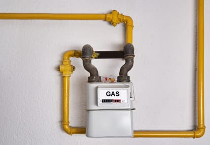 उत्तराखंड की राजधानी में एलपीजी सिलिंडरों की किल्लत के बीच PNG को बढ़ावा देने की कवायद, हजारों घरों को जोड़ने की तैयारी।